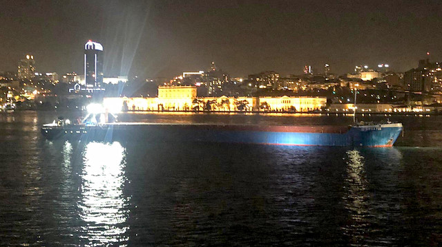 Yük gemisi İstanbul Boğazı'nda makine arızası yaptı
