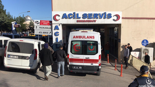 Yaralılar ambulanslarla hastaneye getirildi. 