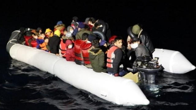 44 düzensiz göçmen, Türk Sahil Güvenlik ekipleri tarafından kurtarıldı.