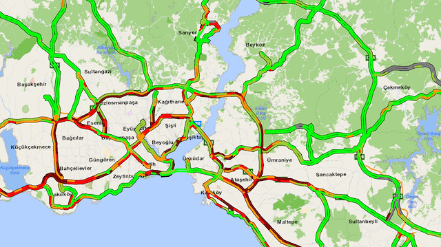 Trafik yoğunluğu saat 13.00 sıralarında yüzde 74 olarak ölçüldü.