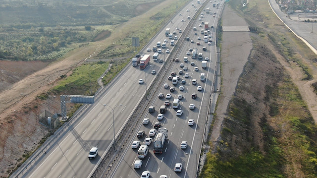 Üç haftalık tam kapanma öncesi İstanbul'dan kaçış başladı
