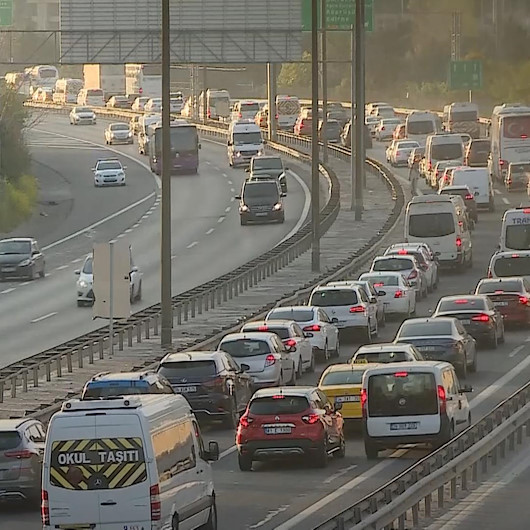 İstanbulda tam kapanma öncesi trafik yoğunlaştı