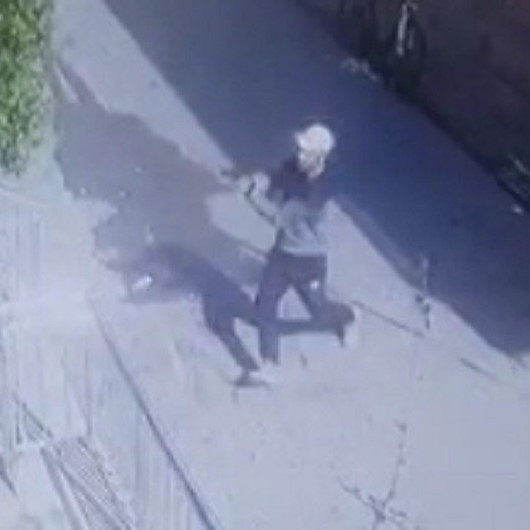 İzmir’de 8 yaşındaki çocuk silahlı kavgadan kaçarken vuruldu