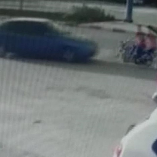 Manisada ters yöne giren motosiklet, otomobille kafa kafaya çarpıştı