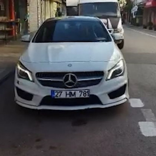 Gaziantepte veteriner hasta buzağıyı lüks otomobille kliniğe getirdi