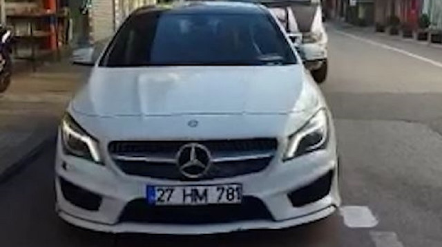 Gaziantep'te veteriner hasta buzağıyı lüks otomobille kliniğe getirdi