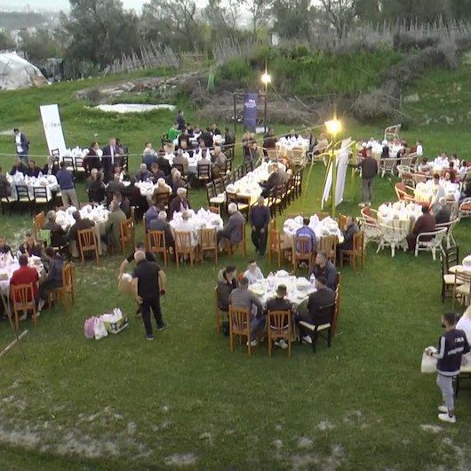 TİKA Arnavutlukta her akşam 100 kişilik iftar sofrası kuruyor