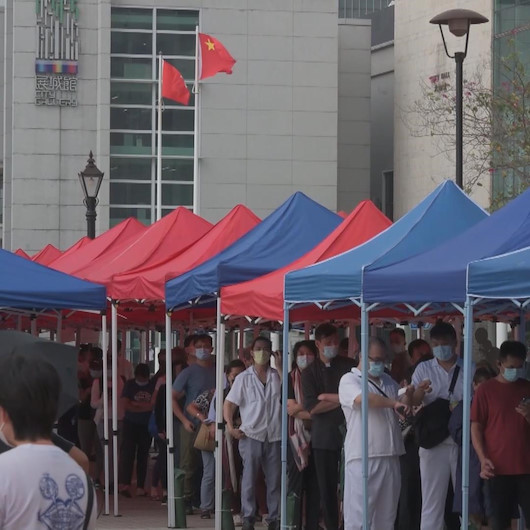 Hong Kongta yerli ve yabancı çalışanlar için mobil Kovid-19 test merkezleri kuruldu