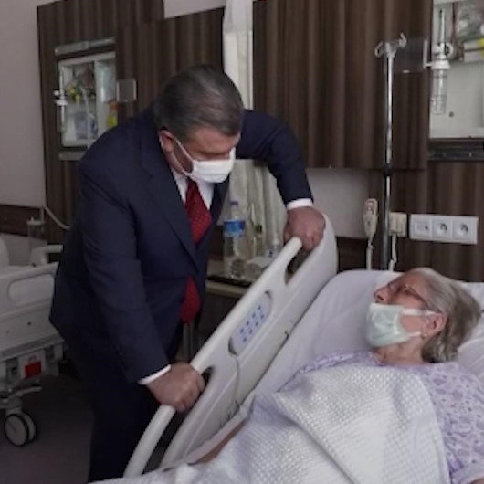 Sağlık Bakanı Fahrettin Koca, Edirne Sultan 1. Murat Devlet Hastanesi’nde tedavi gören hastaları ziyaret etti