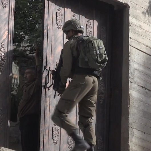 İşgalci İsrail güçleri Batı Şeriadaki Akrıba köyüne baskın düzenledi