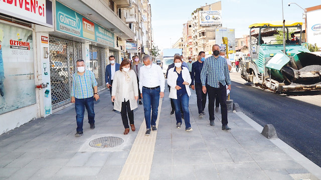 Gaziantep Büyükşehir Belediye Başkanı Fatma Şahin’in de yürütülen çalışmada incelemede bulundu, yolun bağlı olduğu Aydınbaba Mahallesi ve Alaybey Mahallesi muhtarları Mithat Bostan ve Bülent Yegül ile görüş alışverişi yaptı.
