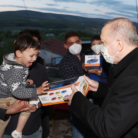 Cumhurbaşkanı Erdoğan, çiftçi bir vatandaşın evinde iftar yaptı