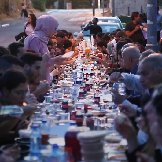 Kudüste Şeyh Cerrah mahallesi sakinlerine destek için toplu iftar düzenlendi