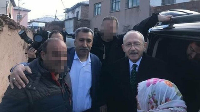 Tecavüz suçlamasıyla görevden alınan CHP'li Süleyman Karabulut (ortada) CHP Genel Başkanı Kılıçdaroğlu (sağda)
