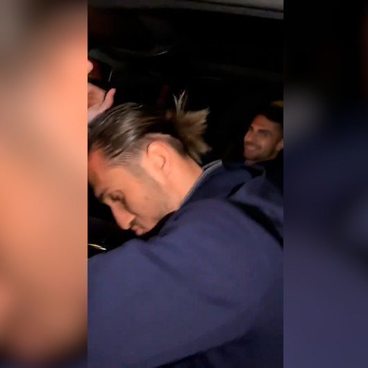 Bizim çocukların keyfi yerinde: Yusuf Yazıcı ve Zeki Çelik galibiyeti Lille taraftarıyla kutladı