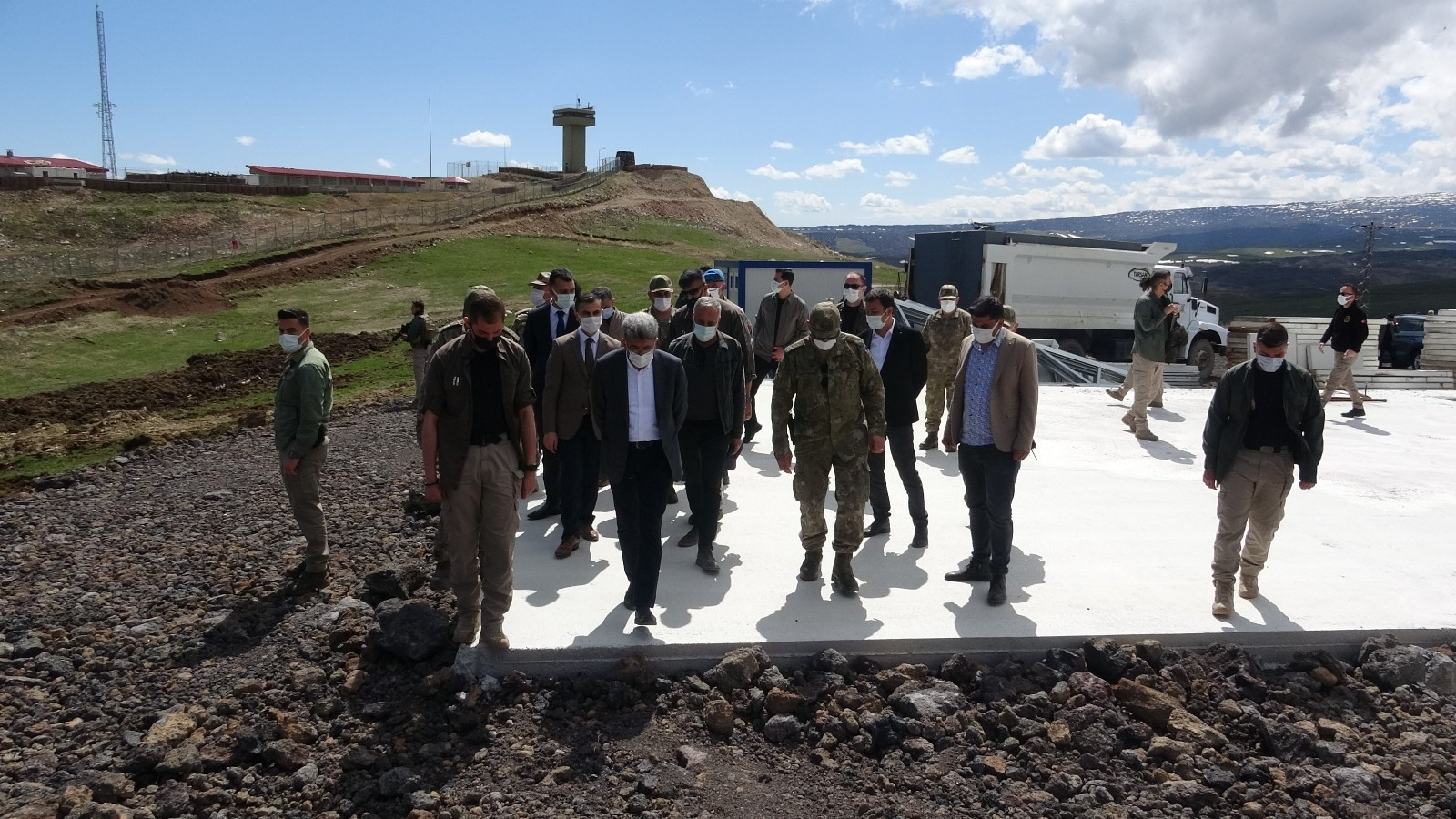 Van’ın İran sınırı 64 kilometrelik duvarla güçlendiriliyor