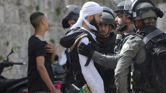 Kudüs'te Müslümanların çığlıkları yankılanıyor: Filistinliler Aksa için direniyor