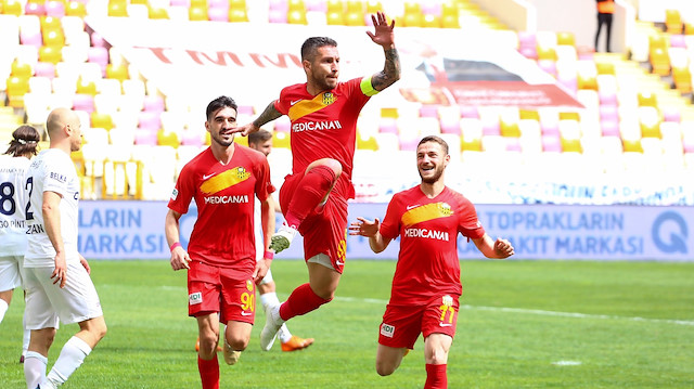 Adem Büyük'ün Malatya ekibiyle bir sezon daha sözleşmesi bulunuyor.