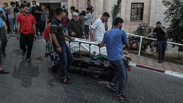  İsrailli silahlı bir kişinin ateş açması sonucu yaralanan 3 Filistinliden biri şehit oldu.