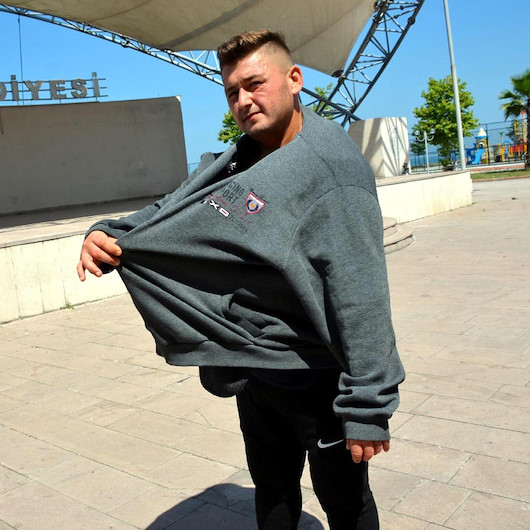 Kız arkadaşı beğenmeyince 6 ayda 212 kilo verdi: Yağlardan kurtulmak istiyor