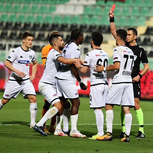 Denizlispor'dan hakem isyanı: "Keşke takımı sahadan çekebilseydik"