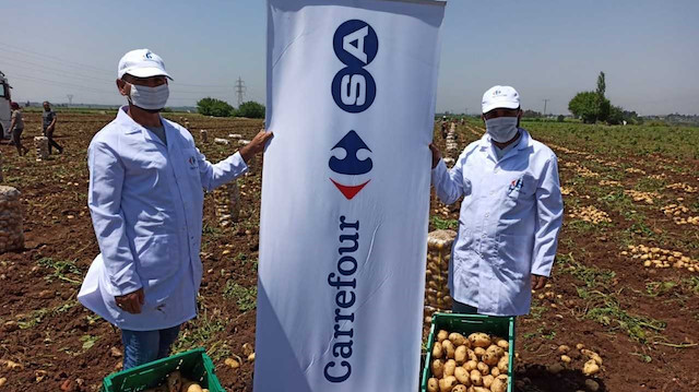 CarrefourSA, Türkiye’nin birçok bölgesinden binlerce çiftçi ile çalışarak müşterilerin doğru ürünü tüketmelerini sağlıyor.