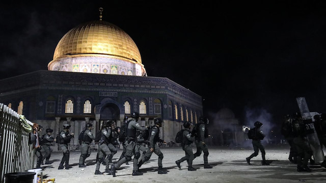 Kâbe’de ramazan ayı boyunca Kudüs için yükselen dua sesleri, İsrail’in saldırılarının başlamasıyla beraber giderek duyulmaz oldu.