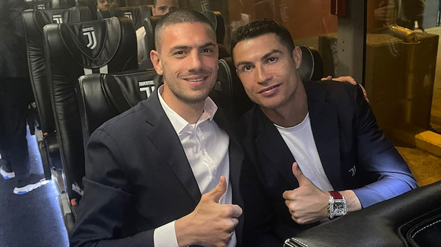 Merih Demiral, mücadele sonrasında Ronaldo ile fotoğrafını paylaşarak, yıldız oyuncuyu tebrik etti
