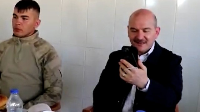 Bakan Soylu Siirt'te askerlerle bayram kahvaltısı yaptı: Afrin'deki Emniyet Genel Müdürü ile görüntülü görüştü