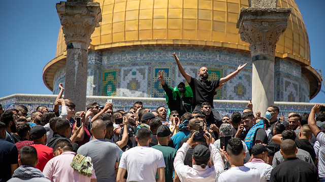 20 bini aşkın Filistinlinin Mescid-i Aksa’da kılınan cuma namazına iştirak ettiği belirtildi.