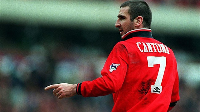 Cantona, Manchester United'ın unutulmaz futbolcuları arasında yer alıyor.