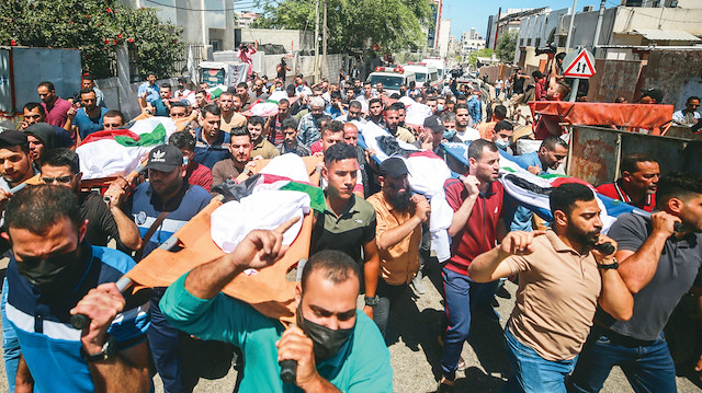 Gazze’deki Sağlık Bakanlığı, 10 Mayıs’tan bu yana İsrail’in Gazze saldırılarında 41’i çocuk, 23’ü kadın 145 Filistinlinin hayatını kaybettiğini, bin 100 kişinin de yaralandığını açıkladı.