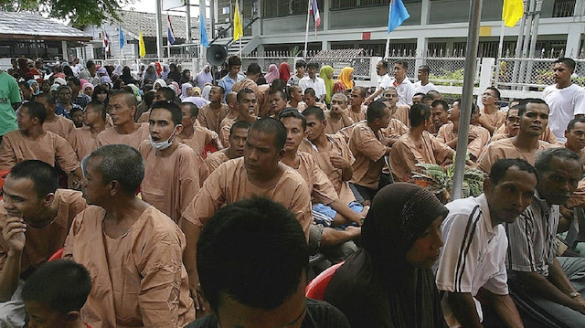 Koronavirüs vakalarının rekor kırdığı Tayland’da 50 bin mahkuma tahliye.