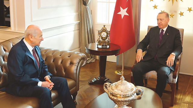 Sık sık telefonla görüşen Erdoğan ile Bahçeli’nin Çankaya Köşkü’ndeki dünkü buluşması iki liderin 5. zirvesi oldu.