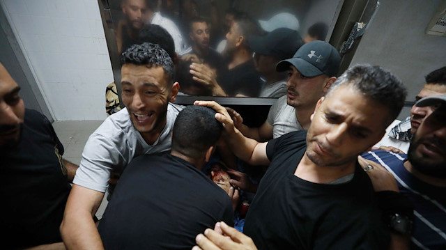 Eli kanlı İsrail, sivil halk üzerine bombalar yağdırırken şehit sayısı her geçen gün artıyor.