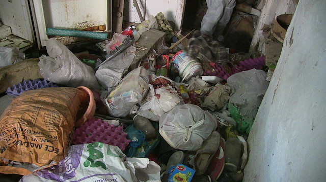 Çöp evden yaklaşık 20 ton atık çıkarıldı.