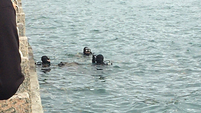 Kıyı emniyet ekipleri, bilinci kapanan şahsı denizden çıkardı.