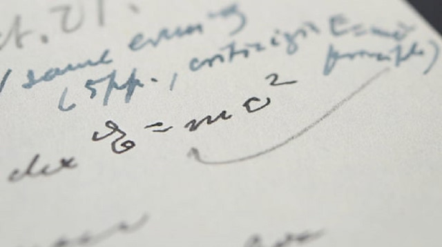 Einstein’ın el yazısı mektubuna rekor fiyat.