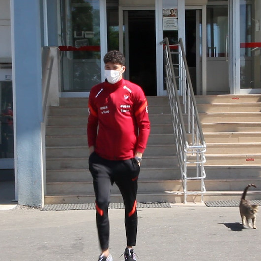 A Milli Futbol Takımı oyuncuları Serik Devlet Hastanesinde Kovid-19 aşısı yaptırdı