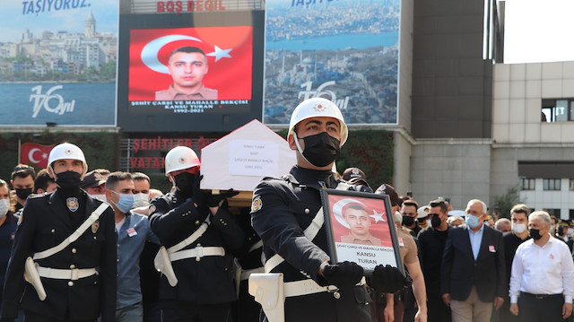 Şehit bekçi Kansu Turan için dualar edilerek törene katılanlardan helallik alındı.

​