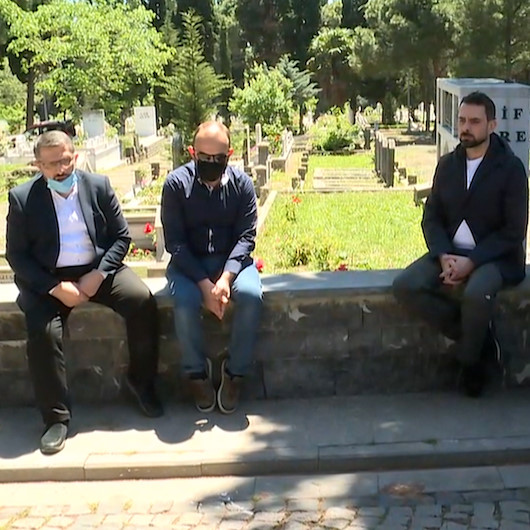 Albayrak Medya çalışanları Akif Emre’yi mezarı başında dualarla andı