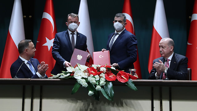 SİHA ihracı imzaları Beştepe'de atıldı. 