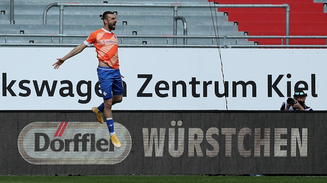 Serdar Dursun, Bundesliga 2'yi gol kralı olarak tamamladı.