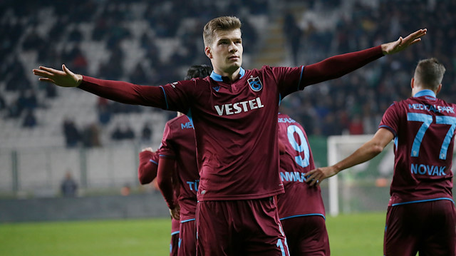 Sörloth, Trabzonspor formasıyla çıktığı 49 maçta 33 gol atma başarısı göstermişti. 