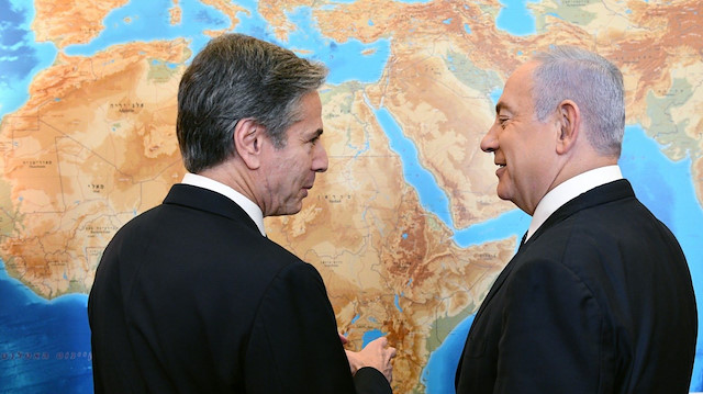  ABD Dışişleri Bakanı Blinken ve Netanyahu Ortadoğu haritası önünde verdi.
