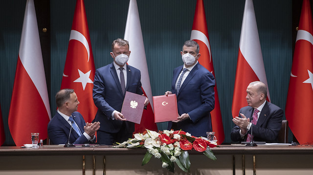 Cumhurbaşkanı Erdoğan ve Polonya Cumhurbaşkanı Duda'nın ortak basın toplantısında SİHA satışı için anlaşma imzalanmıştı.