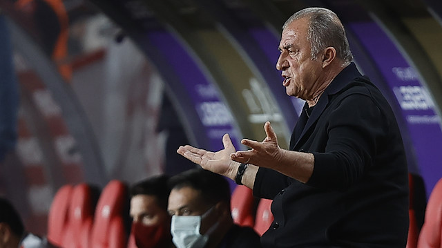 Galatasaray'da teknik direktör Fatih Terim'in görevine devam edip etmeyeceği merak konusu.