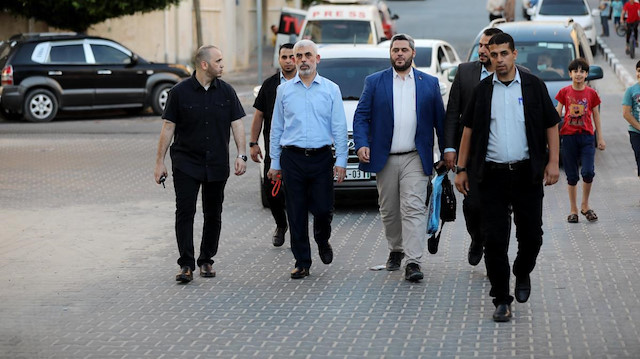 Hamas'ın Gazze Sorumlusu Sinvar, suikast tehditlerine rağmen evine yürüyerek döndü