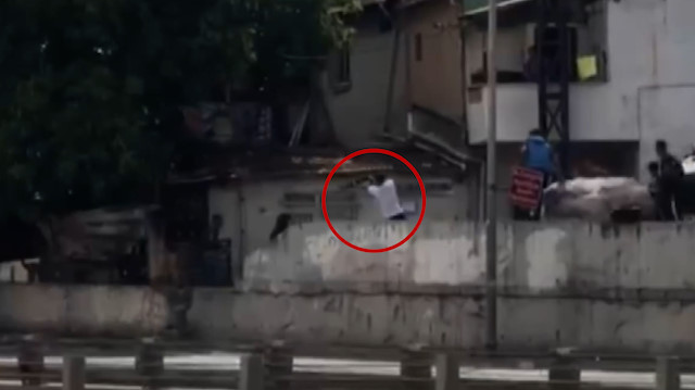 İstanbul’un göbeğinde pompalı tüfekli kavga kamerada