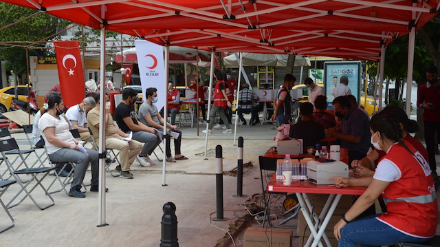 Türk Kızılayı'nın kan bağışı çalışmaları Türkiye'nin tüm şehirlerinde sürüyor